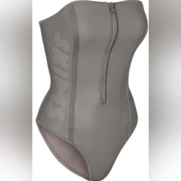 ⛱️ SKIMS 1 Piece Rubberized Scuba Zip up Strapless Swimsuit Grey Chalk 26 28 4X - Picture 8 of 9